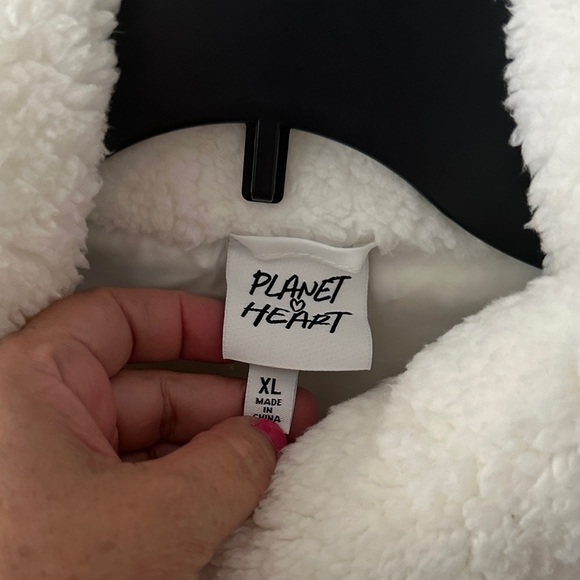 New! Planet Heart Off White Faux Fur Vest sz XL - Picture 10 of 12